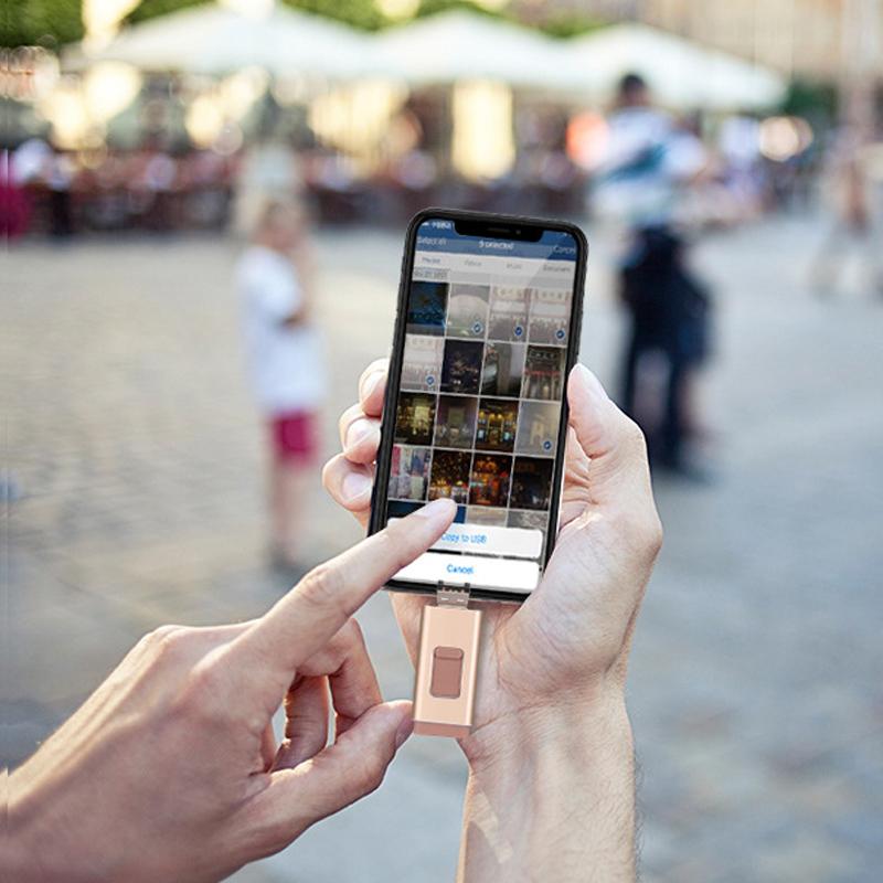Clé USB 4 en 1