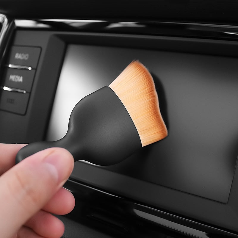 Outils de nettoyage pour l'intérieur de la voiture